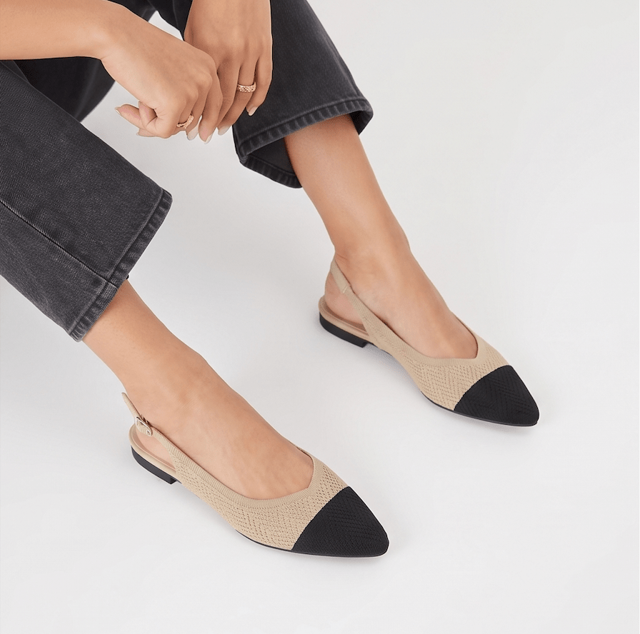 ALBA Contraste — Two-Tone Knit Slingback Flats, worn seated